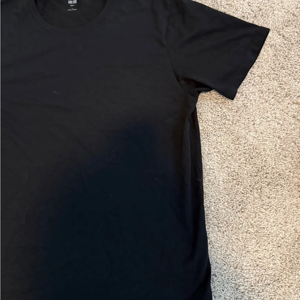 Uniqlo Men’s Supima Cotton Short Sleeve Tee, Black, Large - Picture 3 of 5